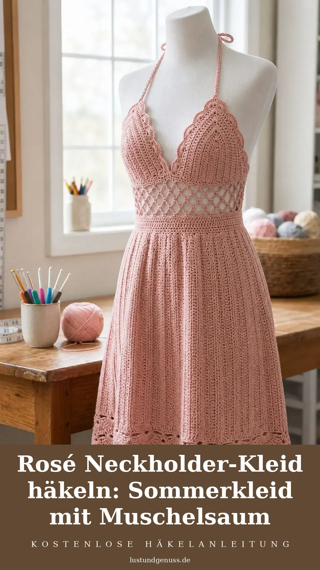 Rosé Neckholder-Kleid häkeln: Sommerkleid mit Muschelsaum
