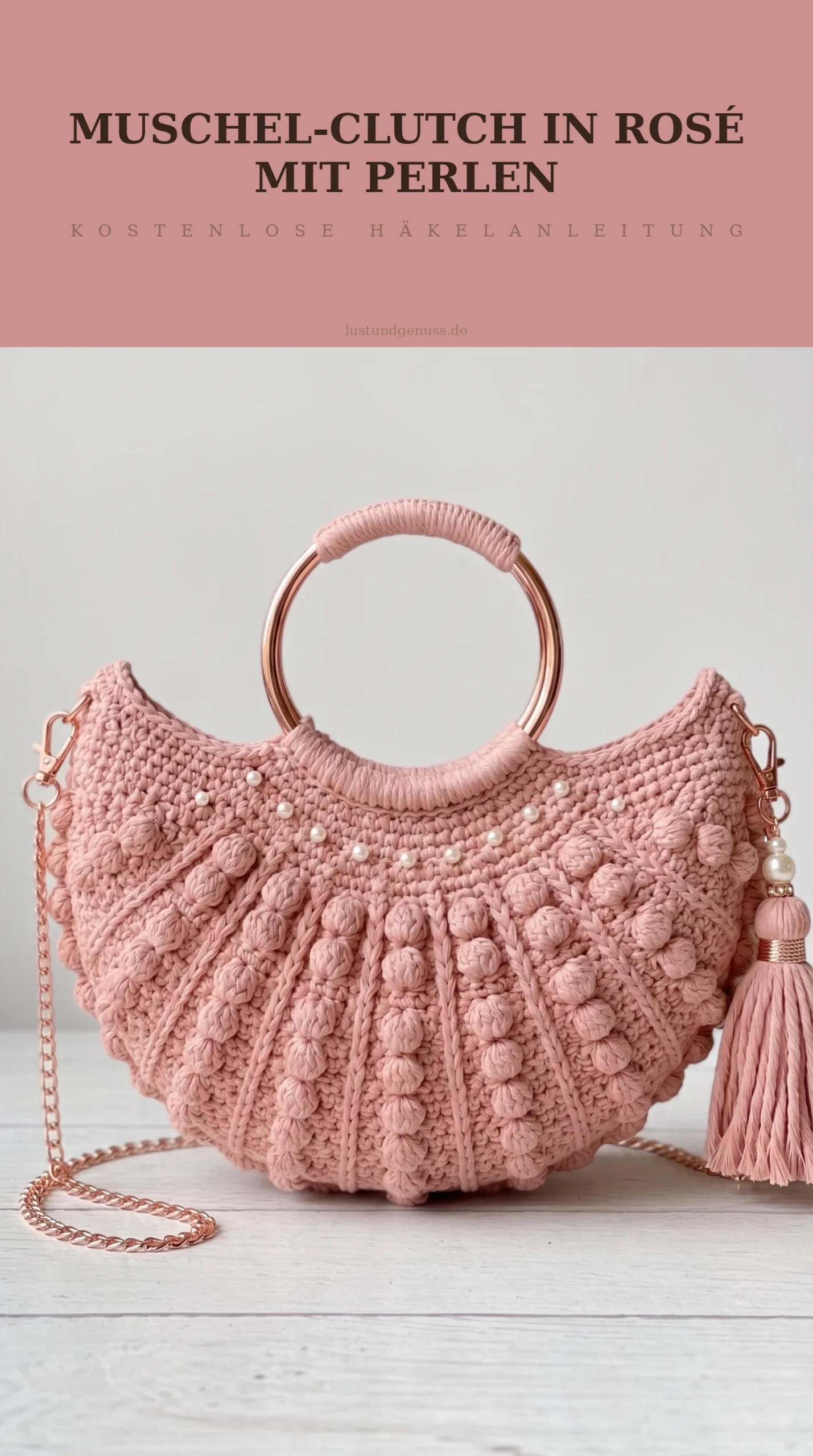 Muschel-Clutch in Rosé mit Perlen häkeln