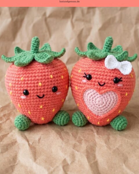Rosa Erdbeer-Pärchen häkeln – Amigurumi zum Verlieben