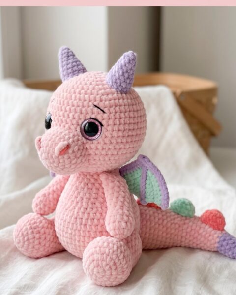 Pastellrosa Drache häkeln – kuscheliges Amigurumi-Plüschtier