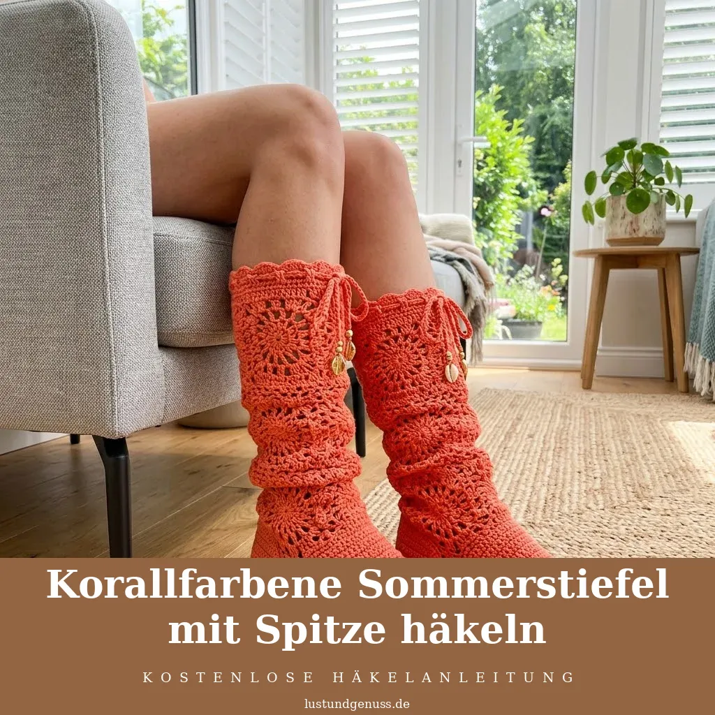 Korallfarbene Sommerstiefel mit Spitze häkeln